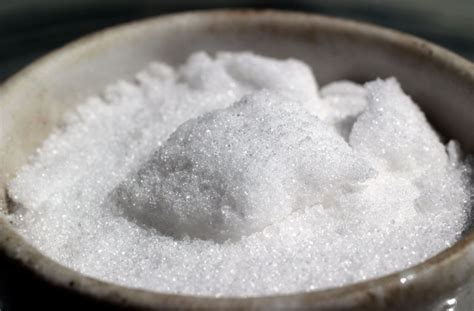  Potassium Nitrate: Une Solution Explosif et Efficace pour l'Agriculture?